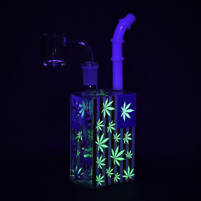 Patriotic Leaf Juice Box Glass Dab Rig - 7.5" / 14mm F - Headshop.com